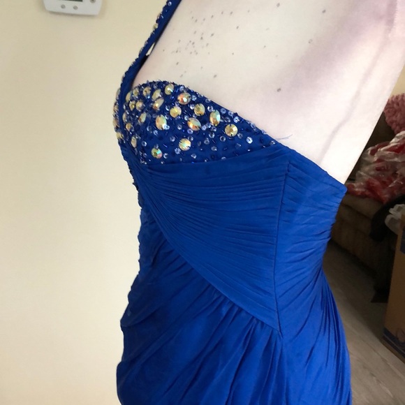 Royal chiffon one shoulder - Picture 8 of 11